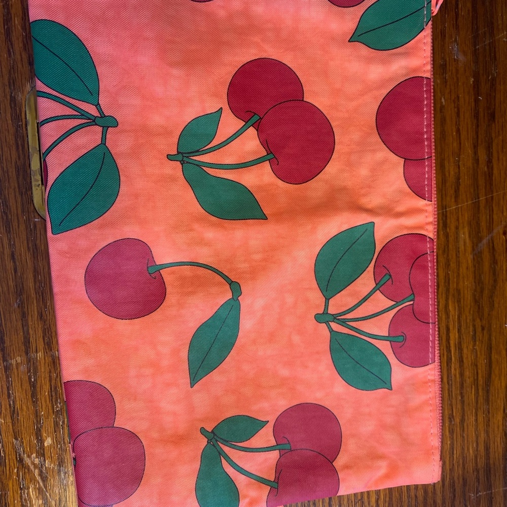 BAGGU Coral and Green Pouch